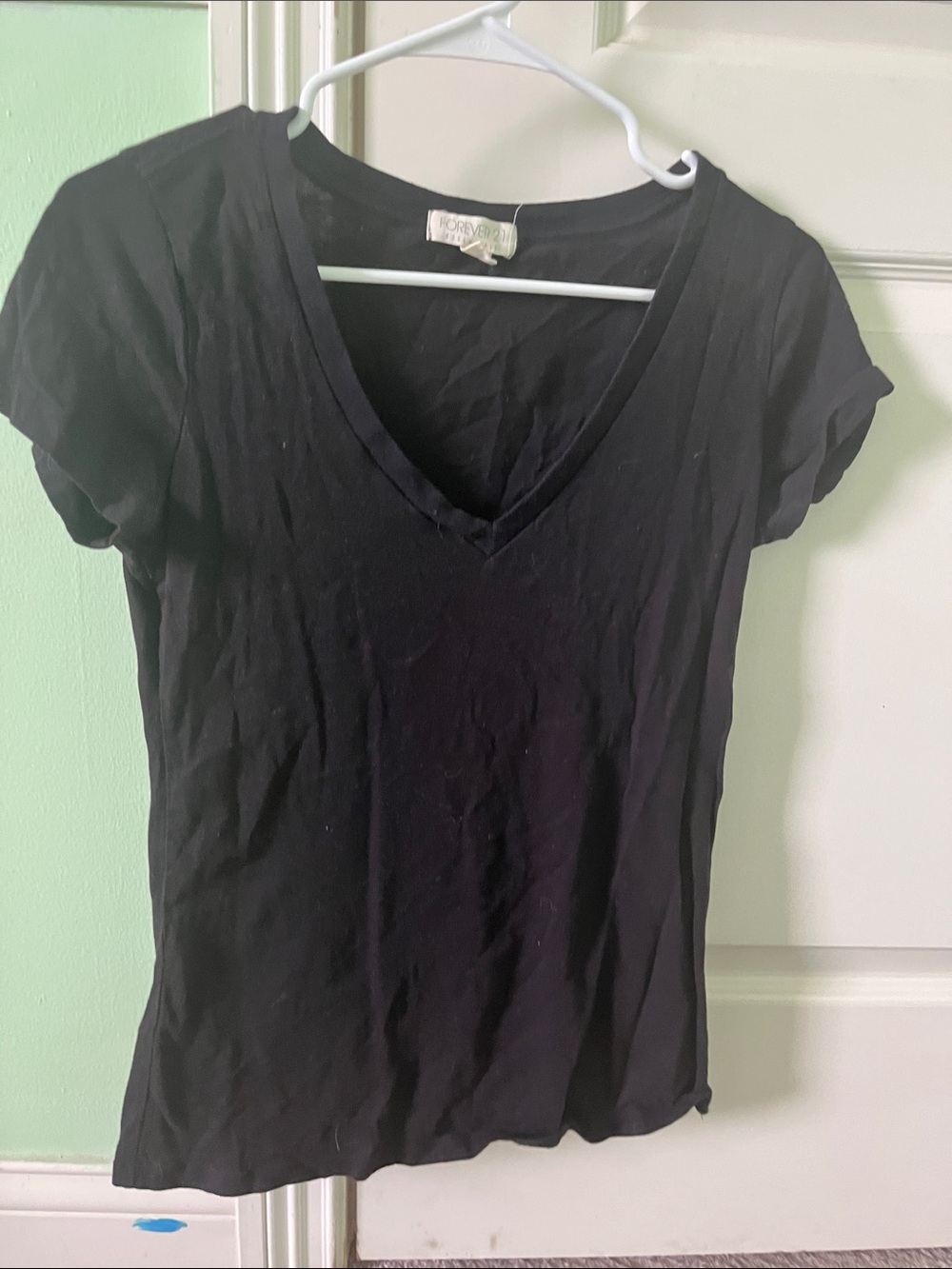 Forever 21 Black V-Neck Short Sleeve Tee